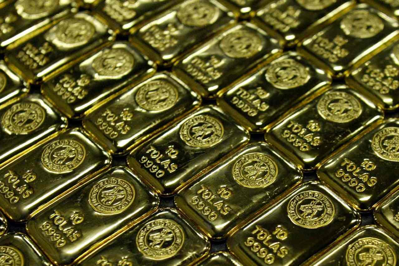 Oil and gold prices soar and stock markets fall after Israel’s attacks on Iran