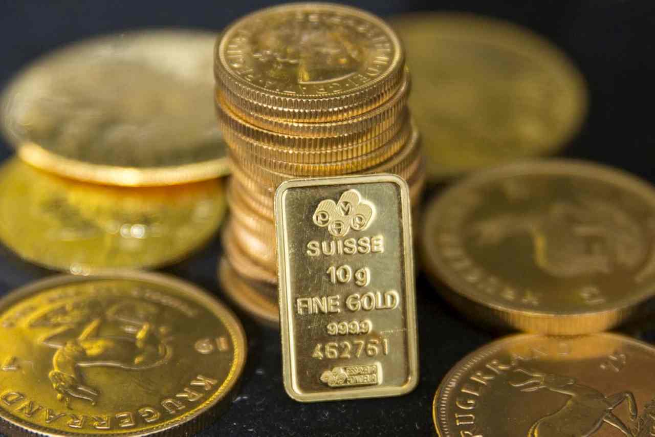 Gold climbs above ,500 for first time as Wall Street rallies after slide