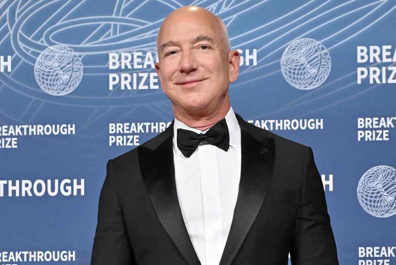 Jeff Bezos to sell up to .75bn in Amazon stock over next year
